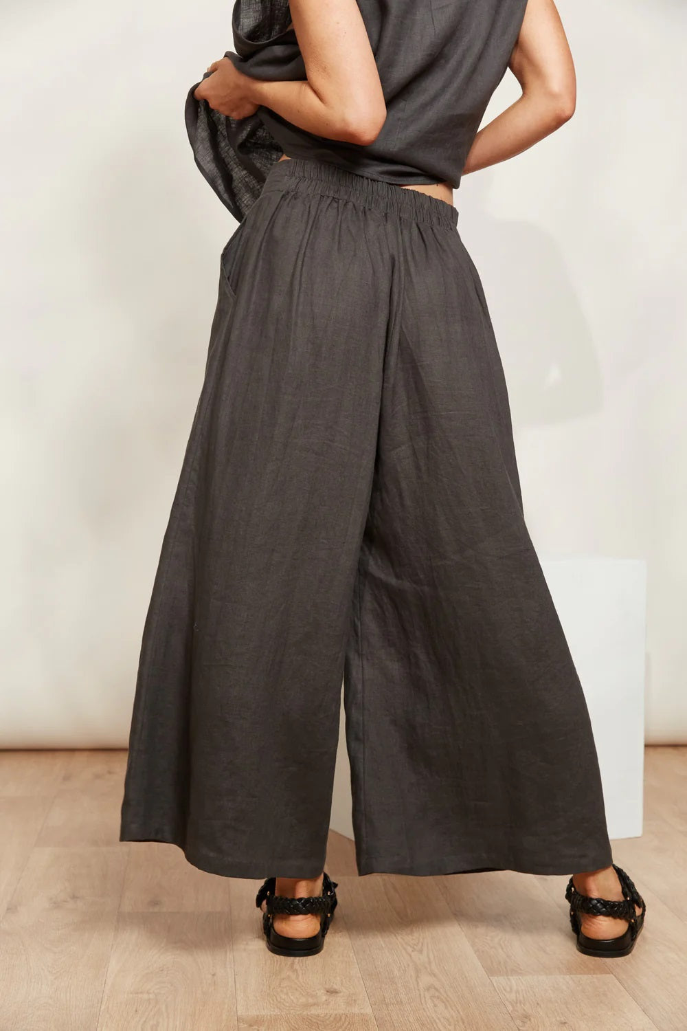 Eb & Ive Halcyon Crop Pant [COLOUR:Oyster SIZE:XS]