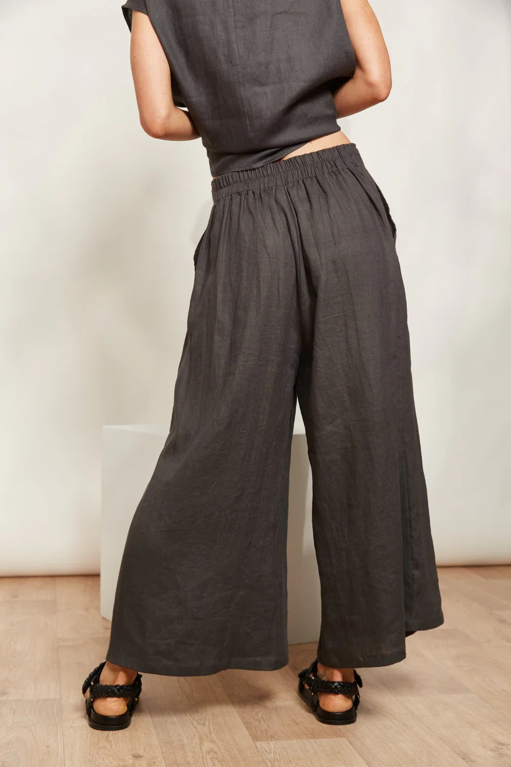 Eb & Ive Halcyon Crop Pant [COLOUR:Oyster SIZE:XS]