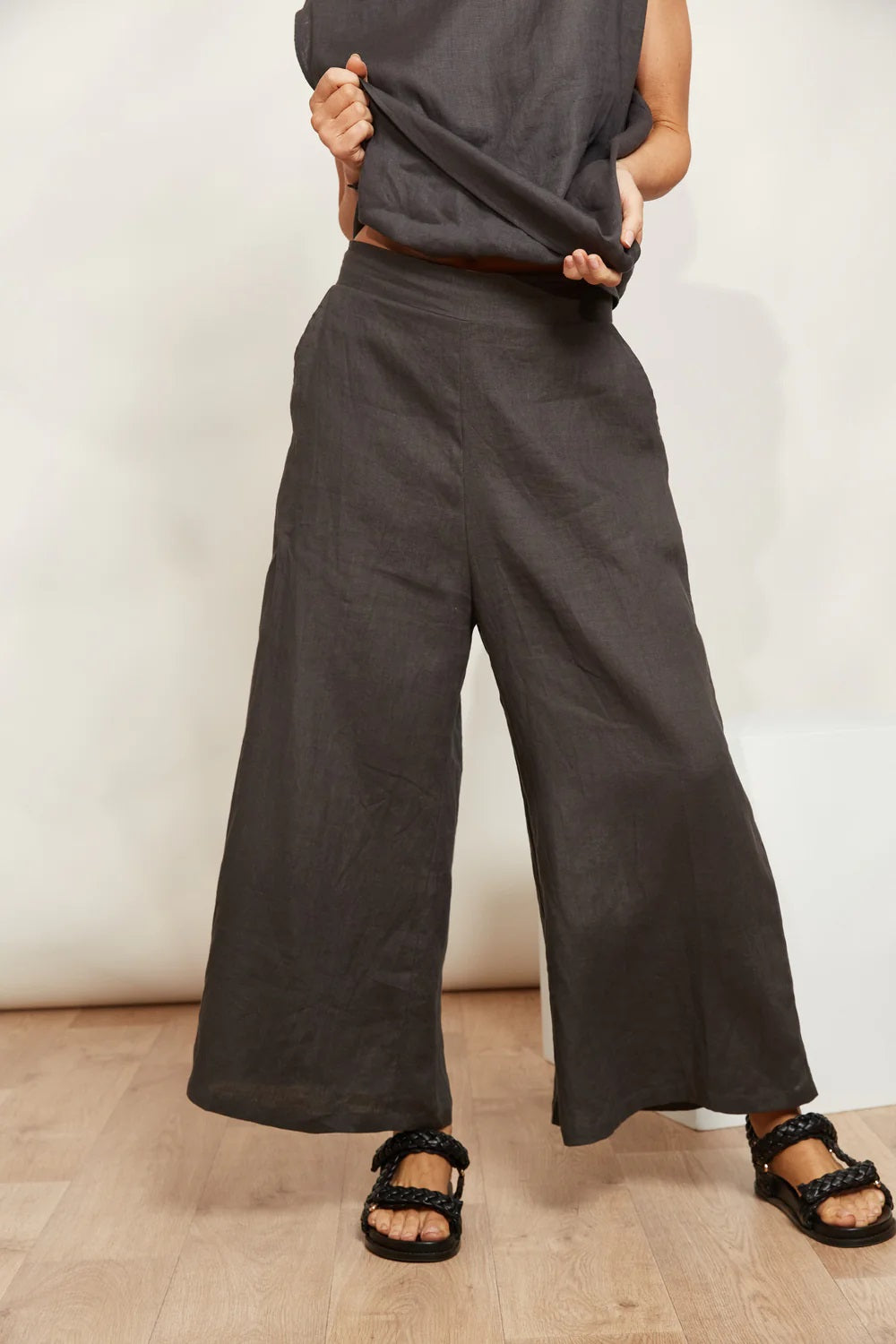 Eb & Ive Halcyon Crop Pant [COLOUR:Oyster SIZE:XS]