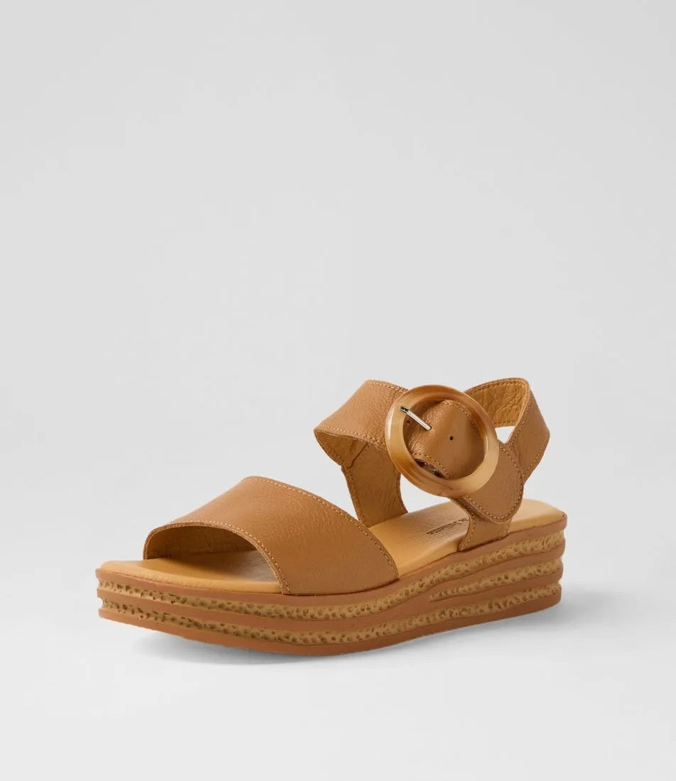 Django & Juliette Cubbie Sandal [COLOUR:Dark tan SIZE:36]