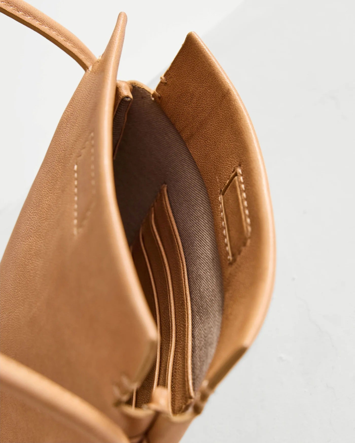JUJU & CO Marina Pouch [COLOUR:Tan]