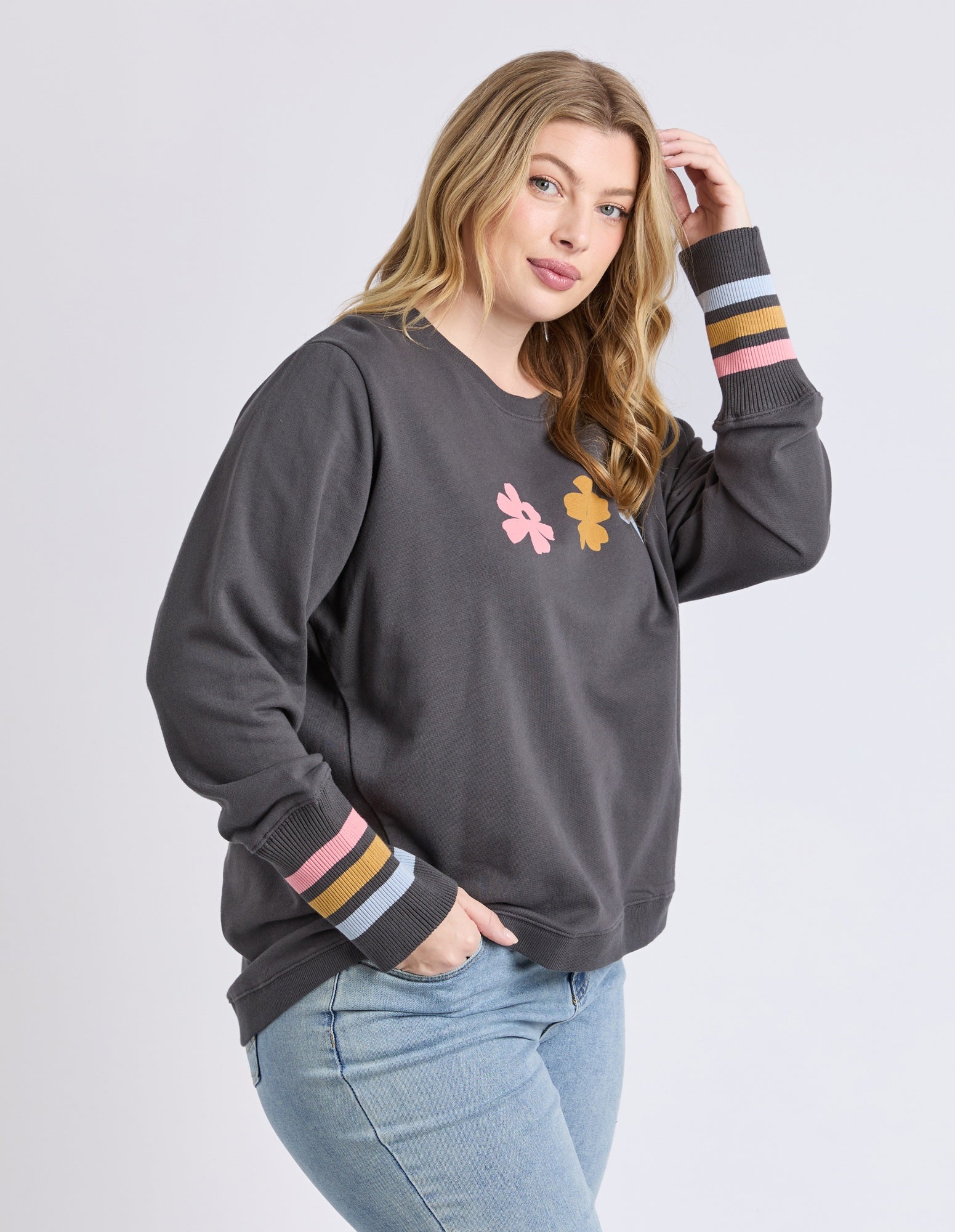 Elm Wynne Crew [COLOUR:Washed black SIZE:8]