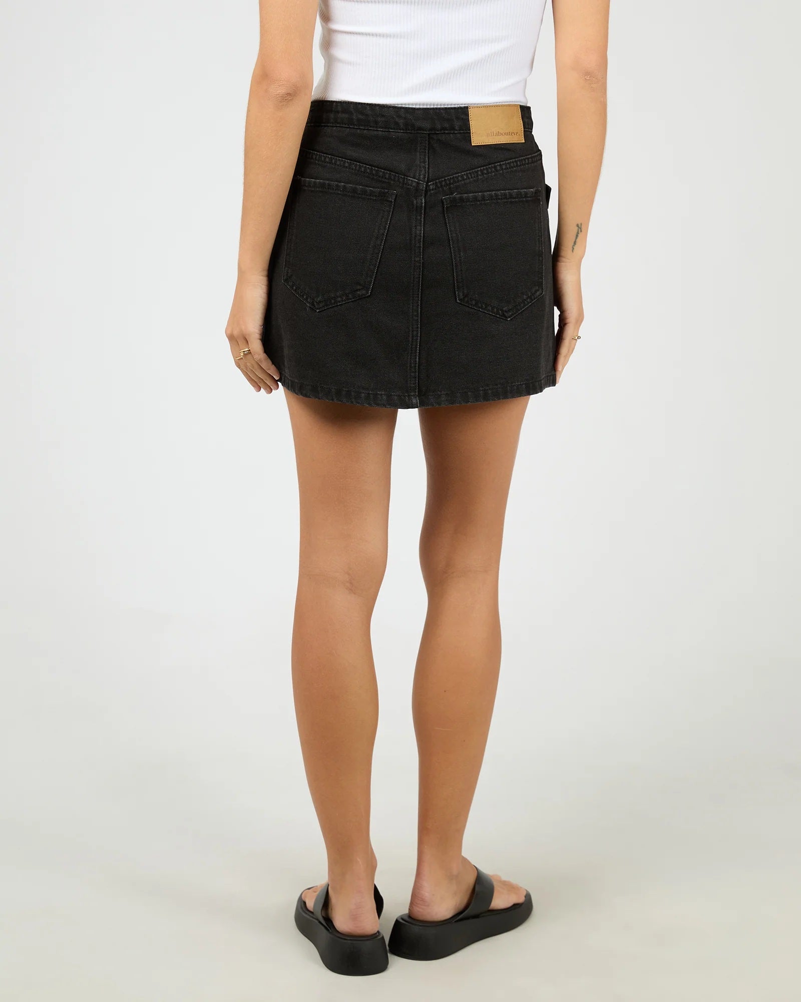 All About Eve Lenni Mini Skort [COLOUR:wash black SIZE:8]