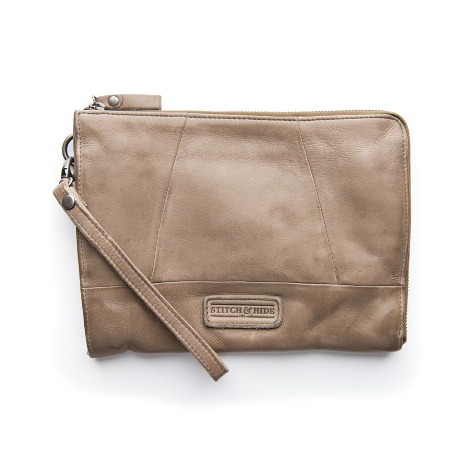 Stitch & Hide Malibu Clutch [COLOUR:Taupe]