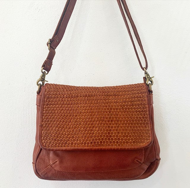 Oran Susie Crossbody Leather Bag [COL:COGNAC]