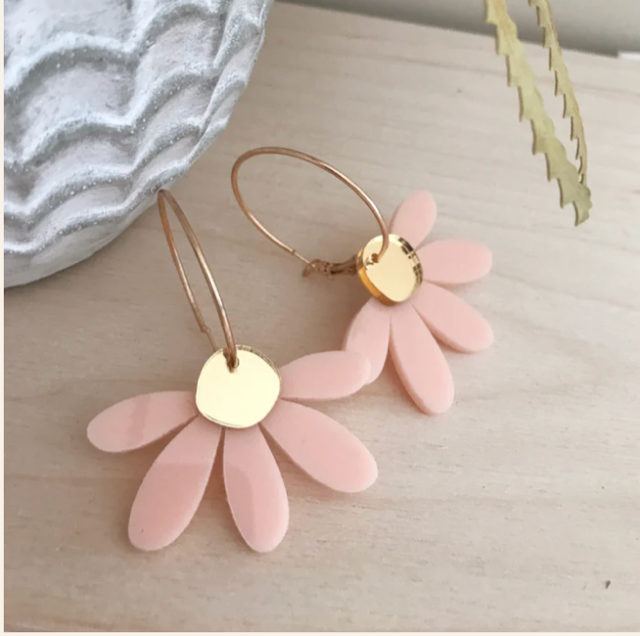 Foxie Collective Jumbo Daisy Hoops [COLOUR:Pale pink]