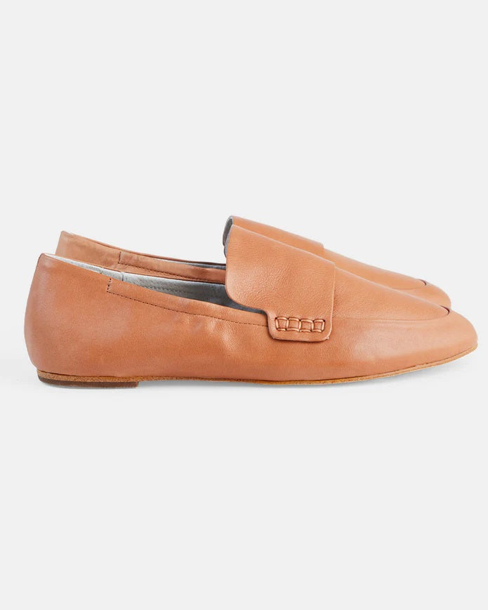 Walnut Dutch Leather Loafer [COLOUR:Coconut Tan SIZE:36]