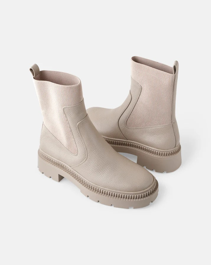 Walnut Muse Leather Boot [COLOUR:Nude SIZE:37]