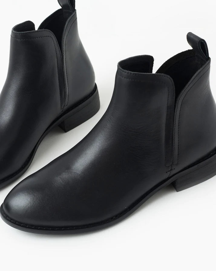 Walnut Douglas Black Ankle Boot [COLOUR:Black SIZE:37]