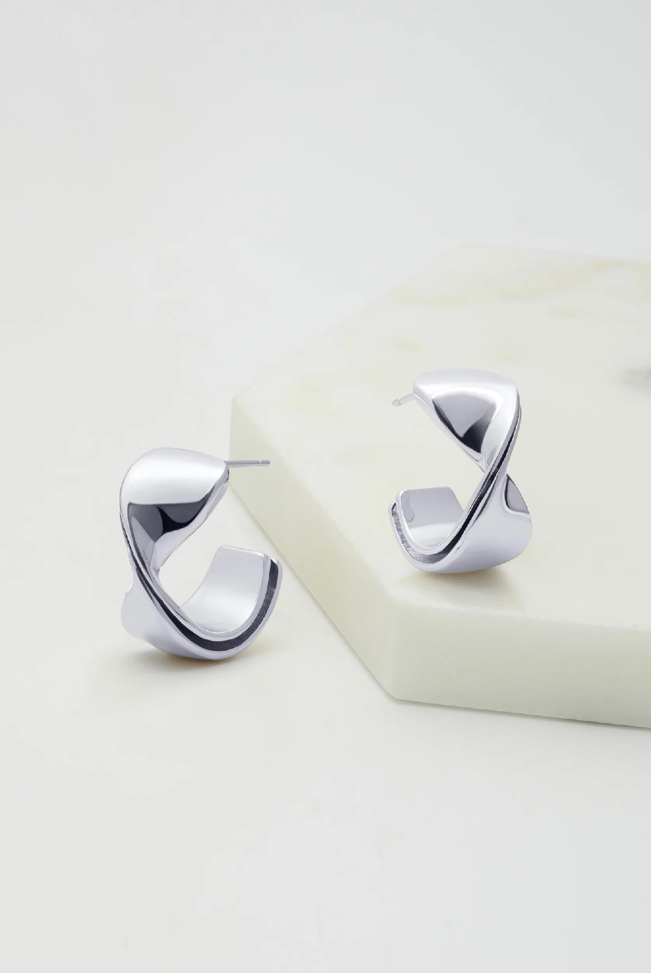 Zafino Marnie Hoop Earring [COLOUR:water proof silver]