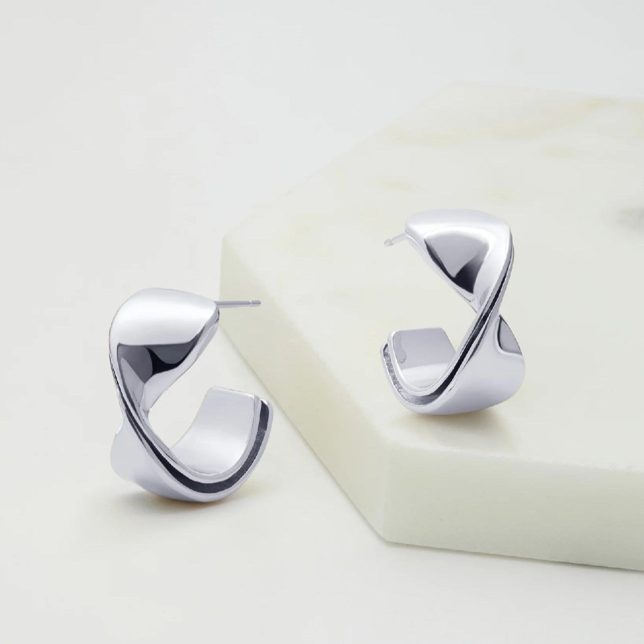 Zafino Marnie Hoop Earring [COLOUR:water proof silver]