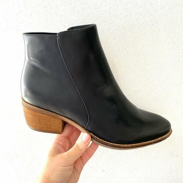 Django & Juliette Lofty Leather Boot - Black - Little Extras Lifestyle Boutique